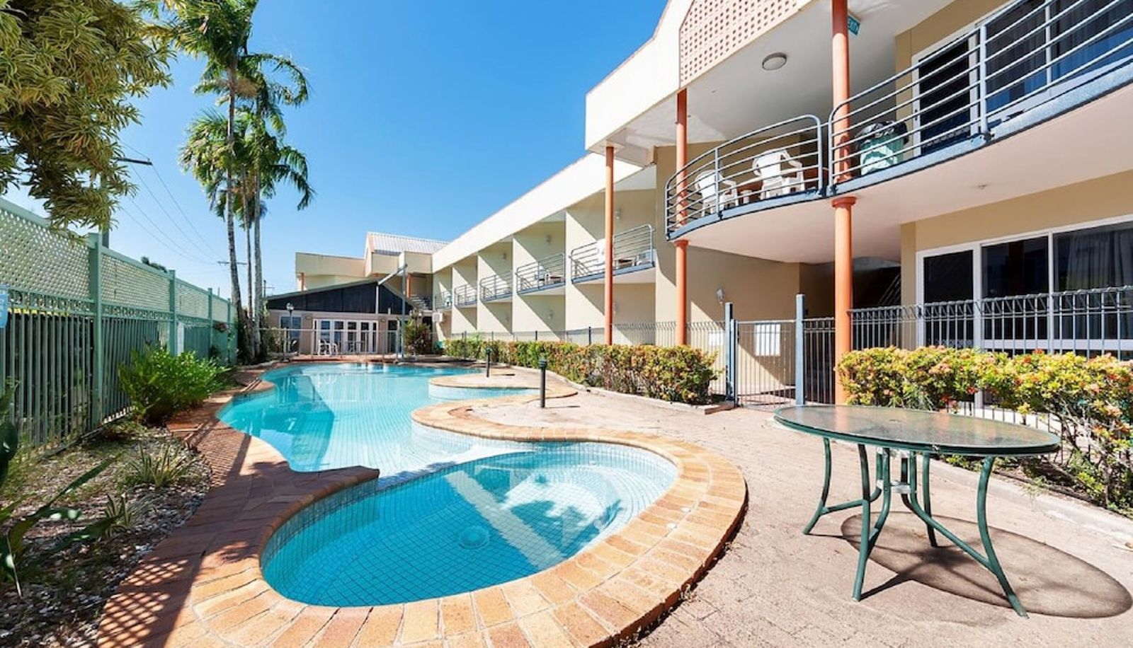 Basen - Tropical Queenslander