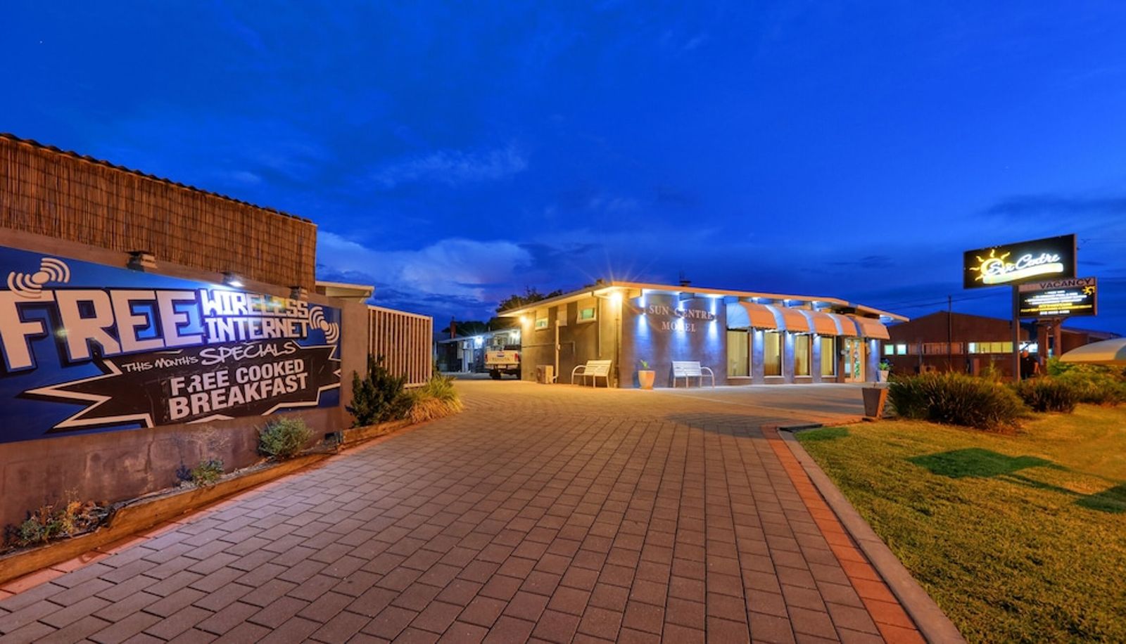 Info - Sun Centre Motel