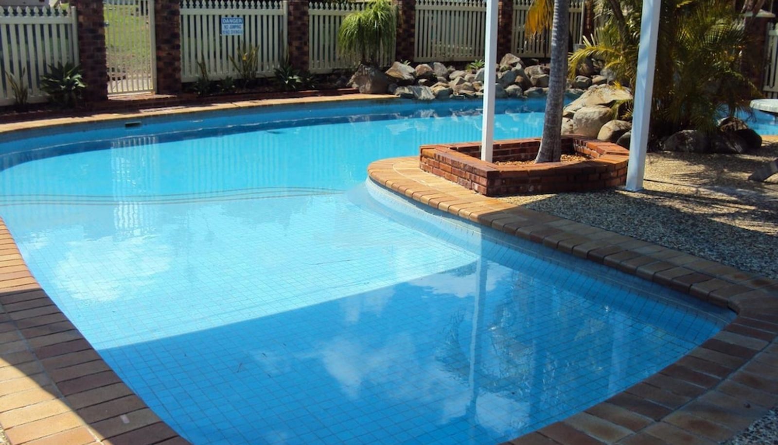 Pool - Palm Valley Motel and Self-contained Holiday Units