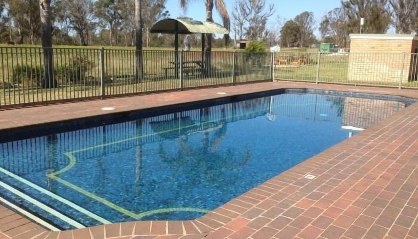 Piscina - Alexander The Great Motel