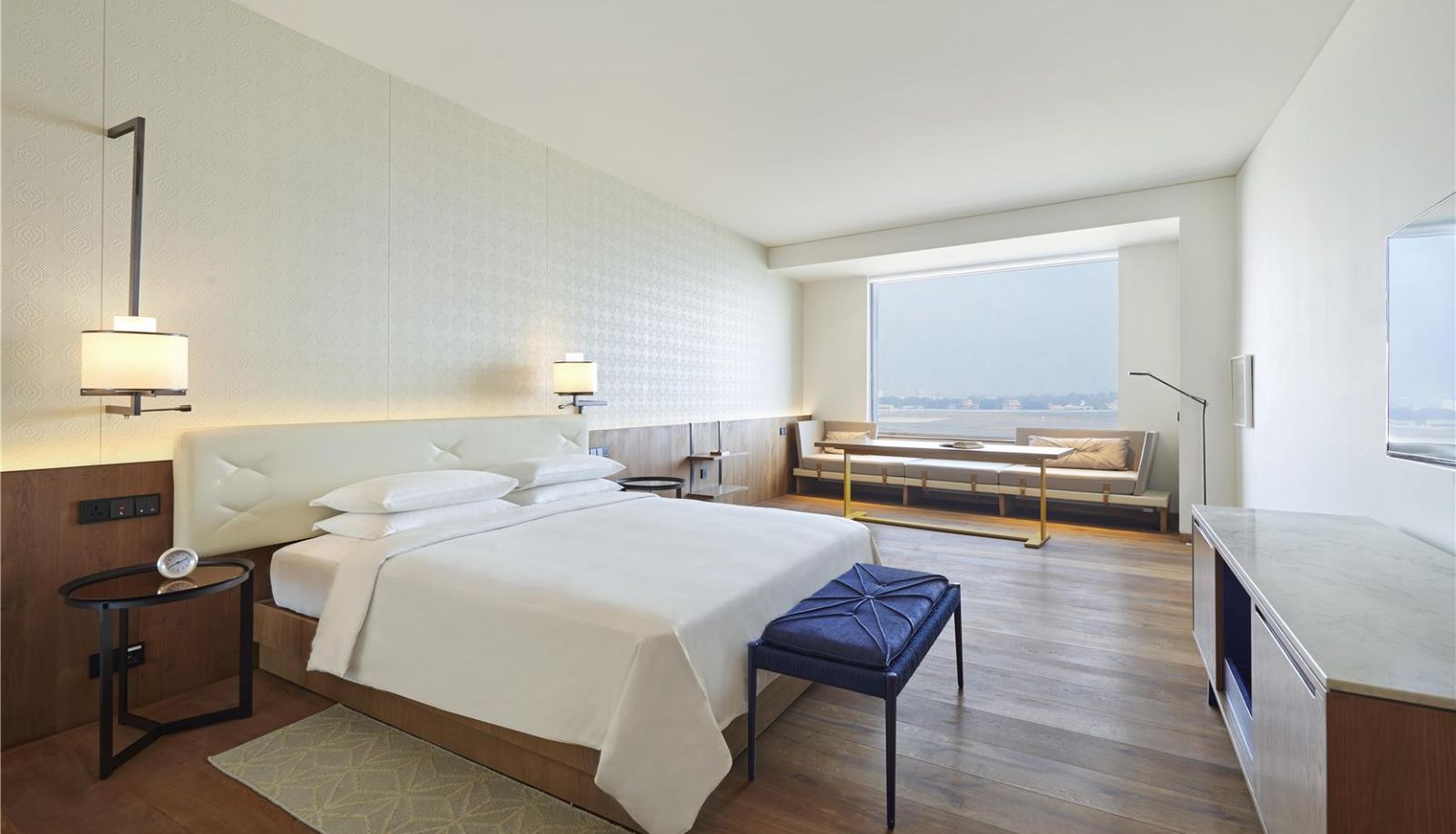 Zimmer - Andaz Delhi by Hyatt (a concept by Hyatt)