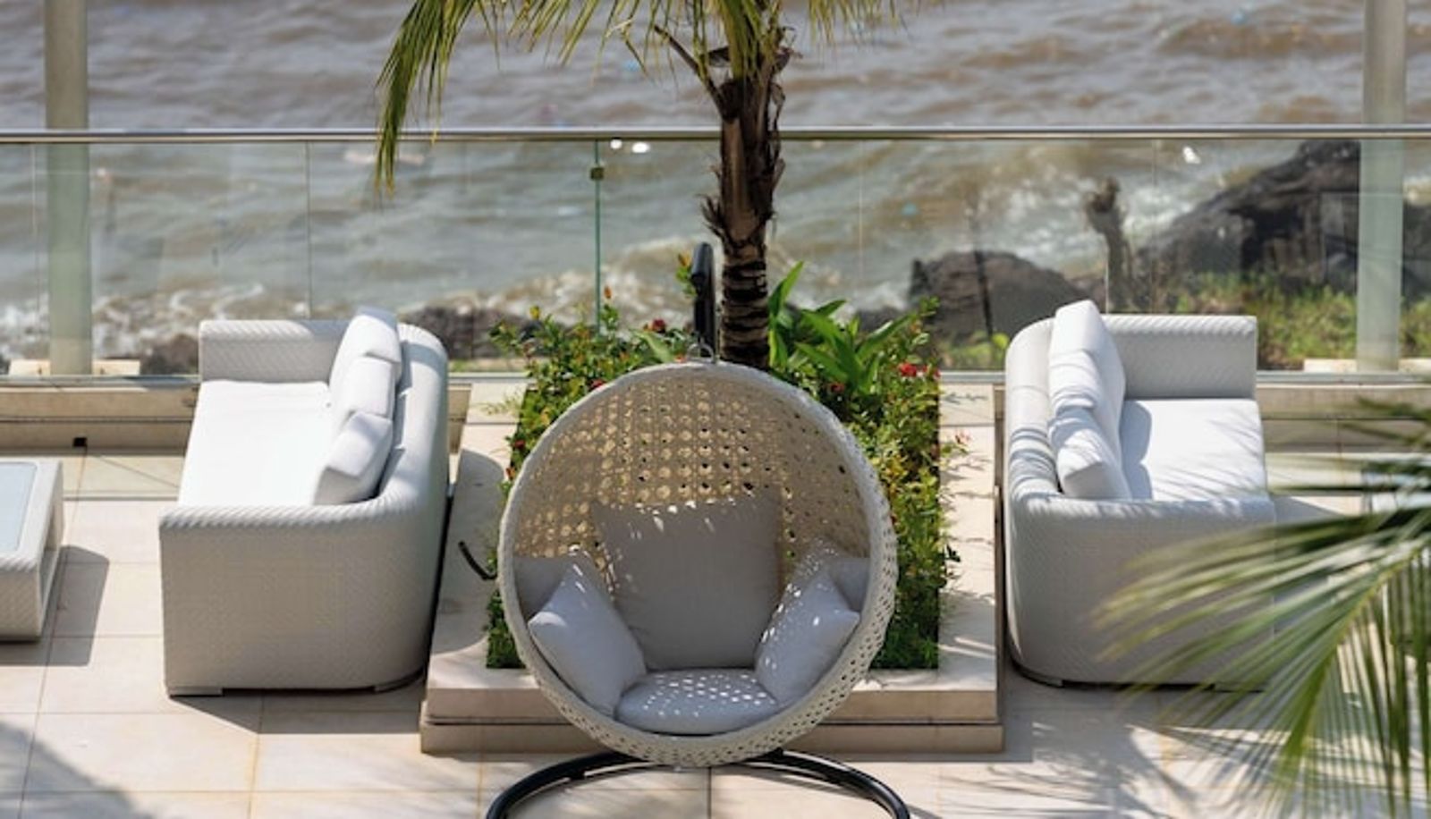 Piscine - Radisson Blu Hotel and Convention Center Conakry