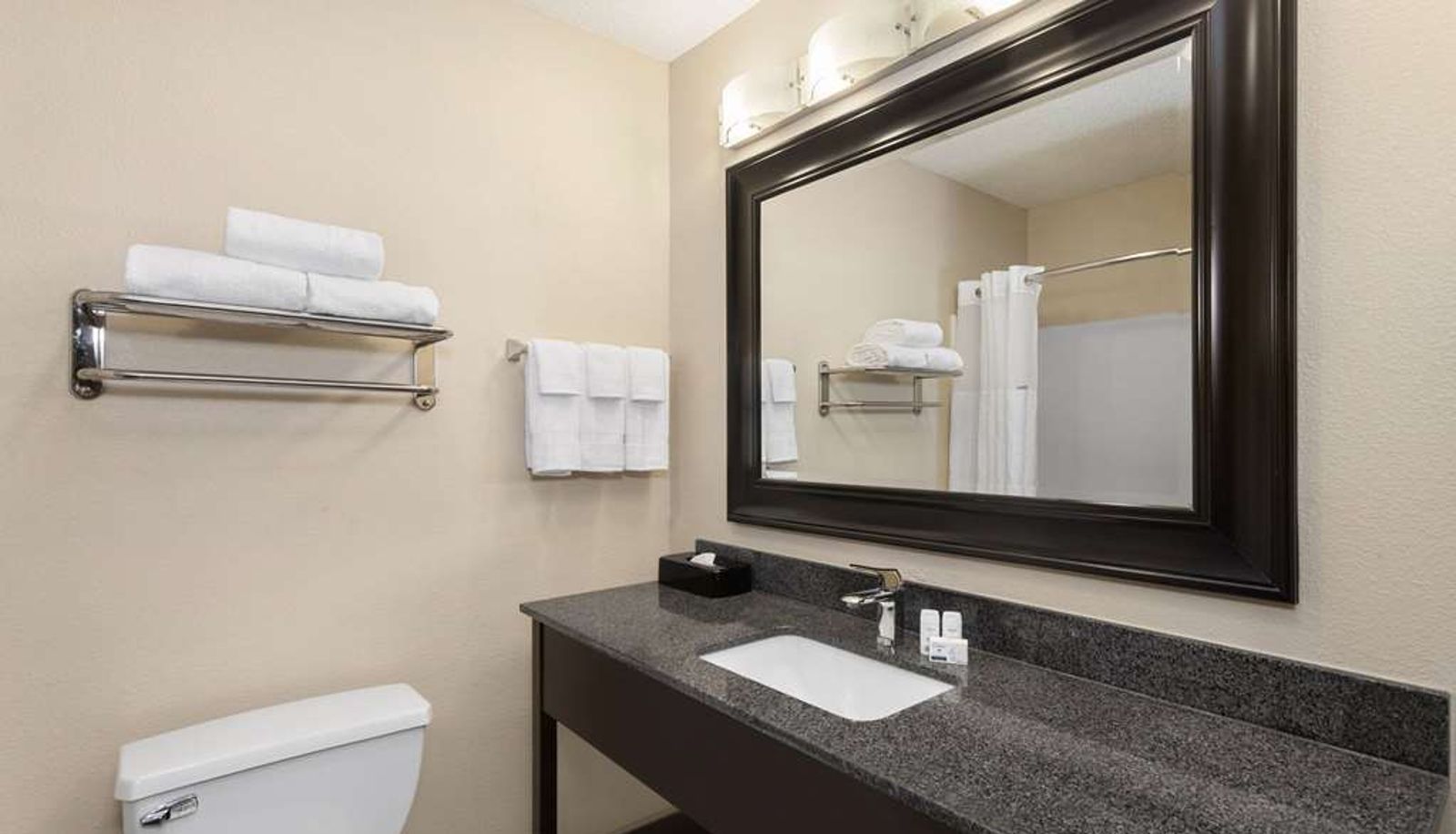 Room - Baymont by Wyndham Copley Akron
