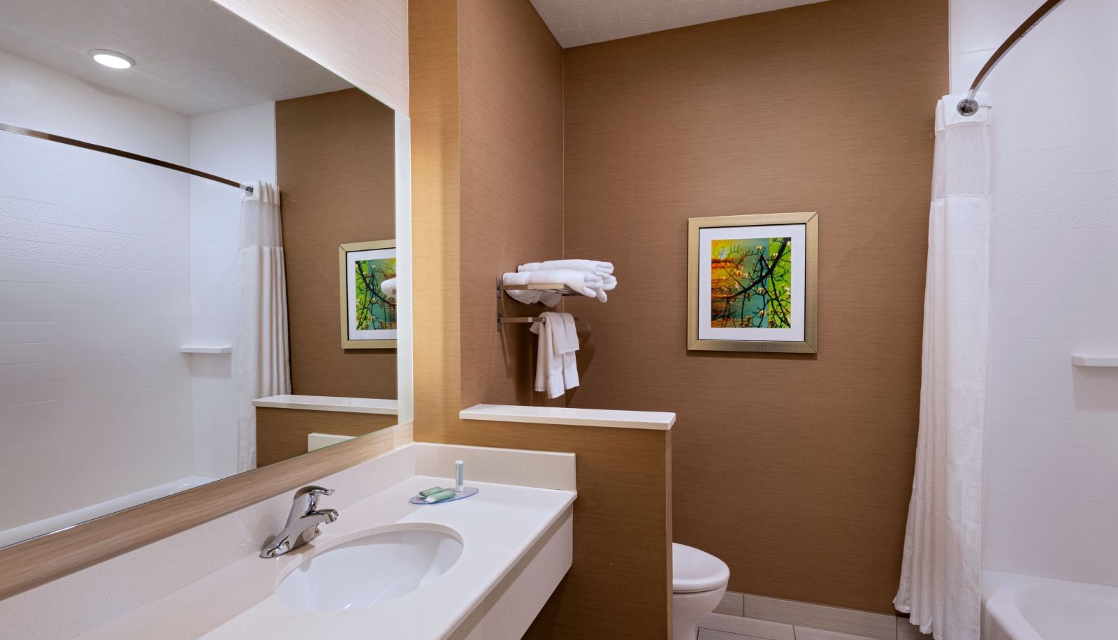 Room - Fairfield Inn and Suites by Marriott Lincoln Airport