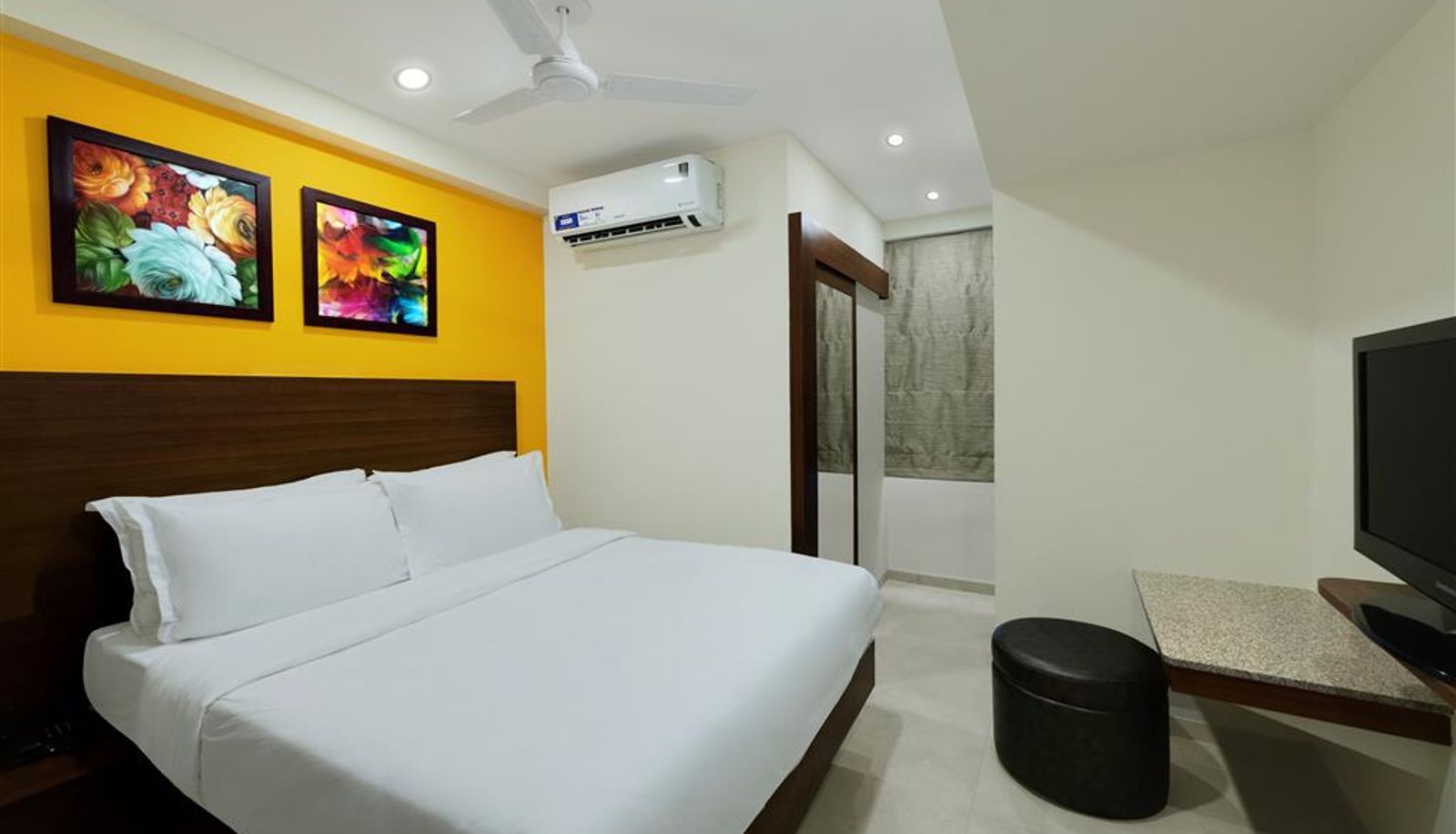 Camera - Best Western Alkapuri Vadodara