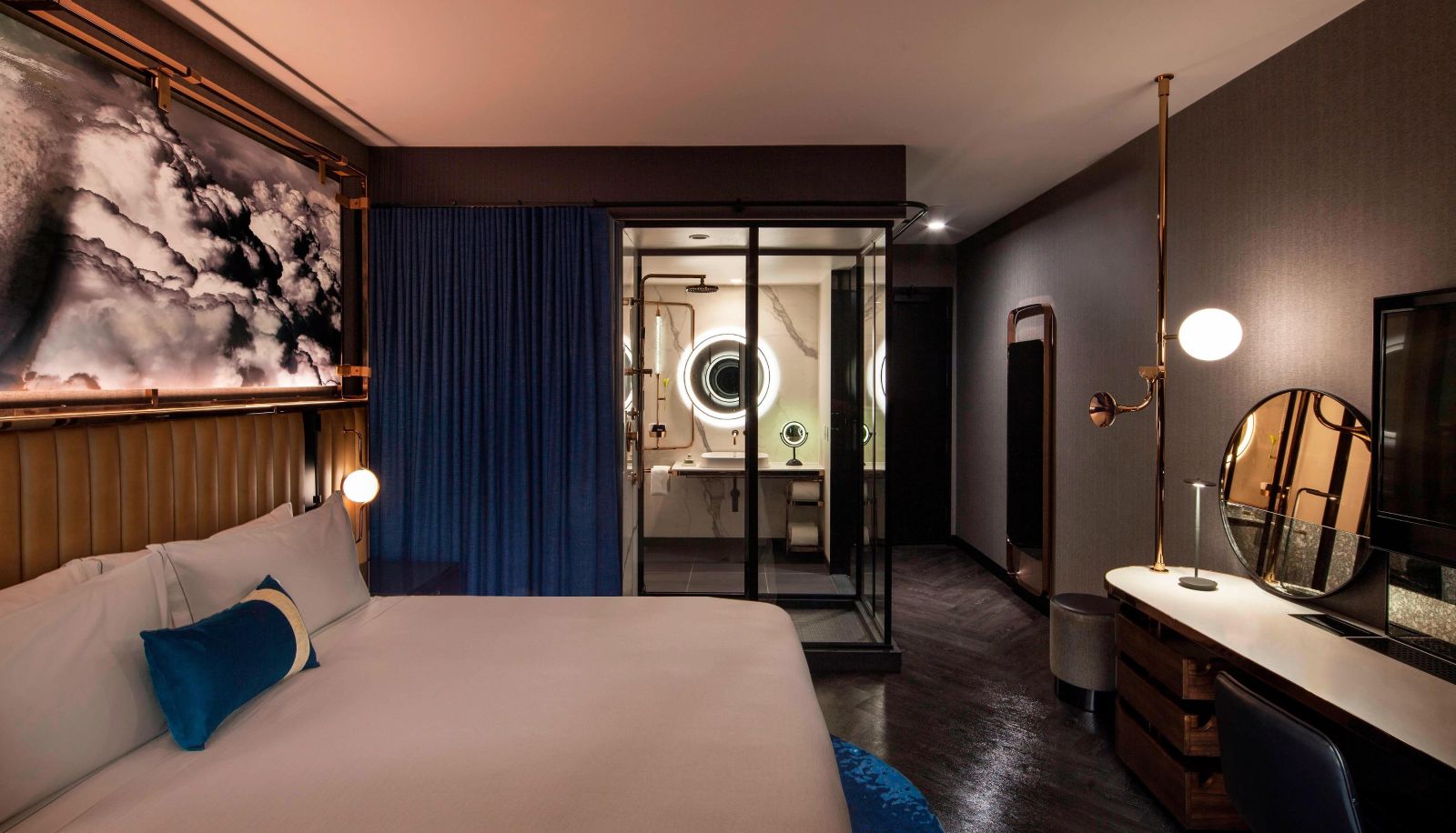 Camera - Hotel EMC2 Autograph Collection