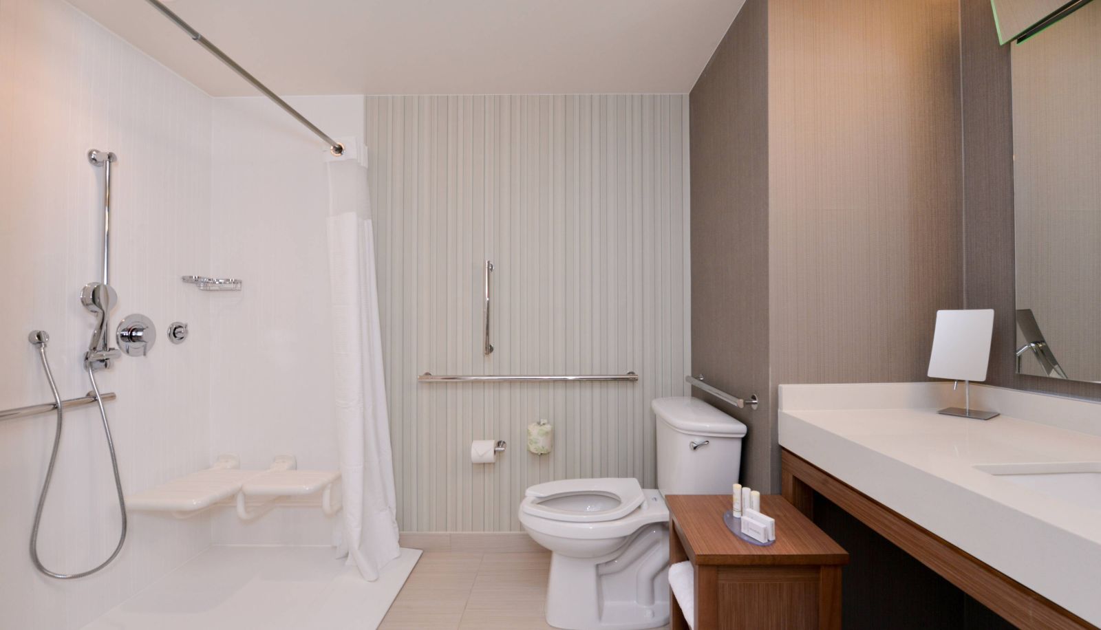 Zimmer - Courtyard by Marriott Toledo North
