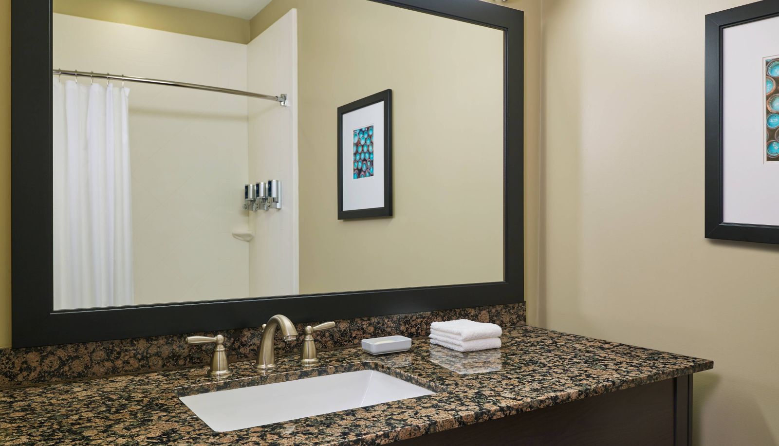 Room - Four Points by Sheraton Williston