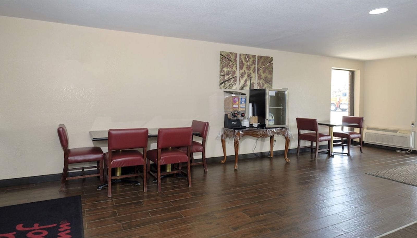 Hall - Red Roof Inn Hillsville