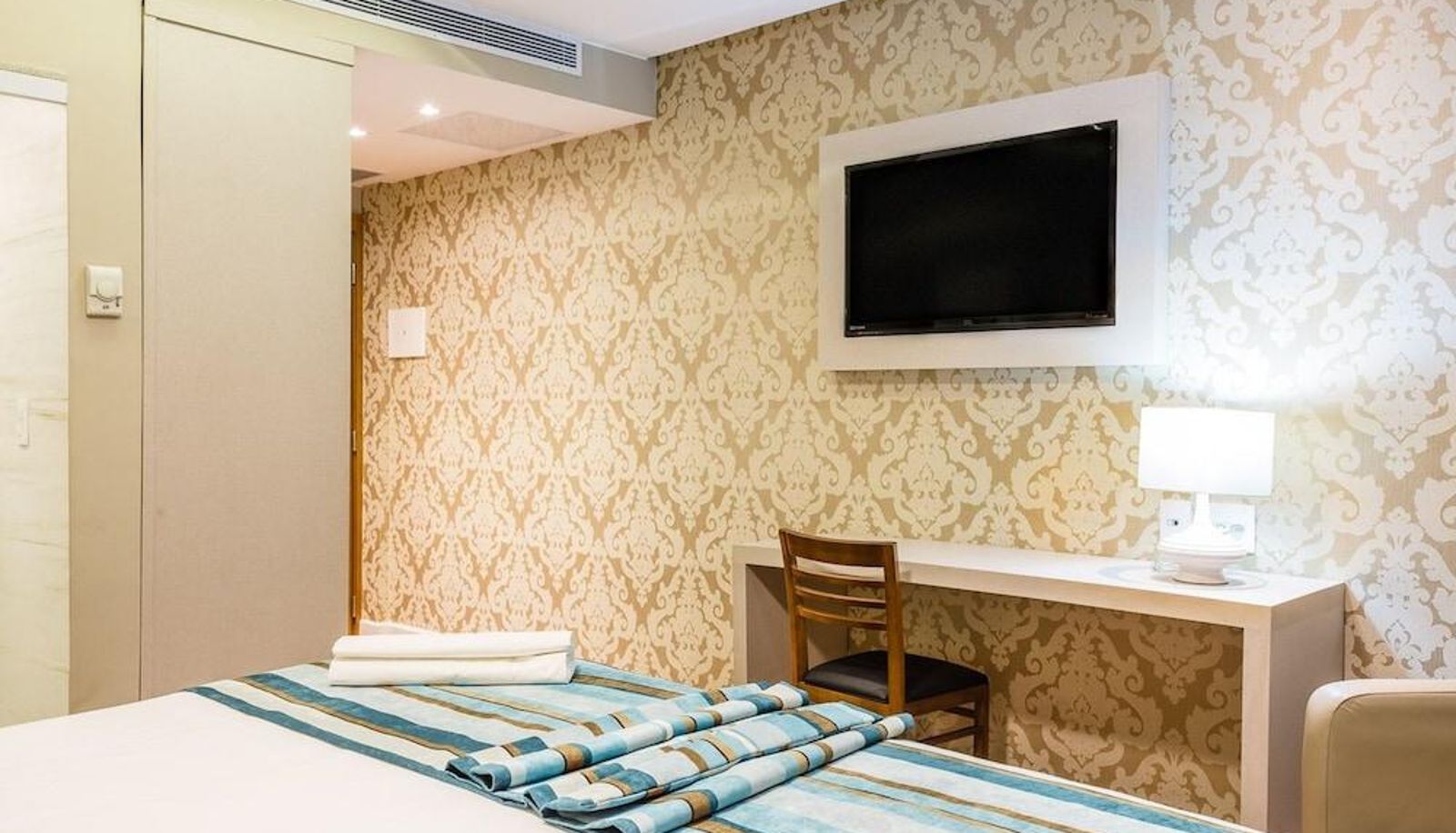 Standard room - Vogue Hotel