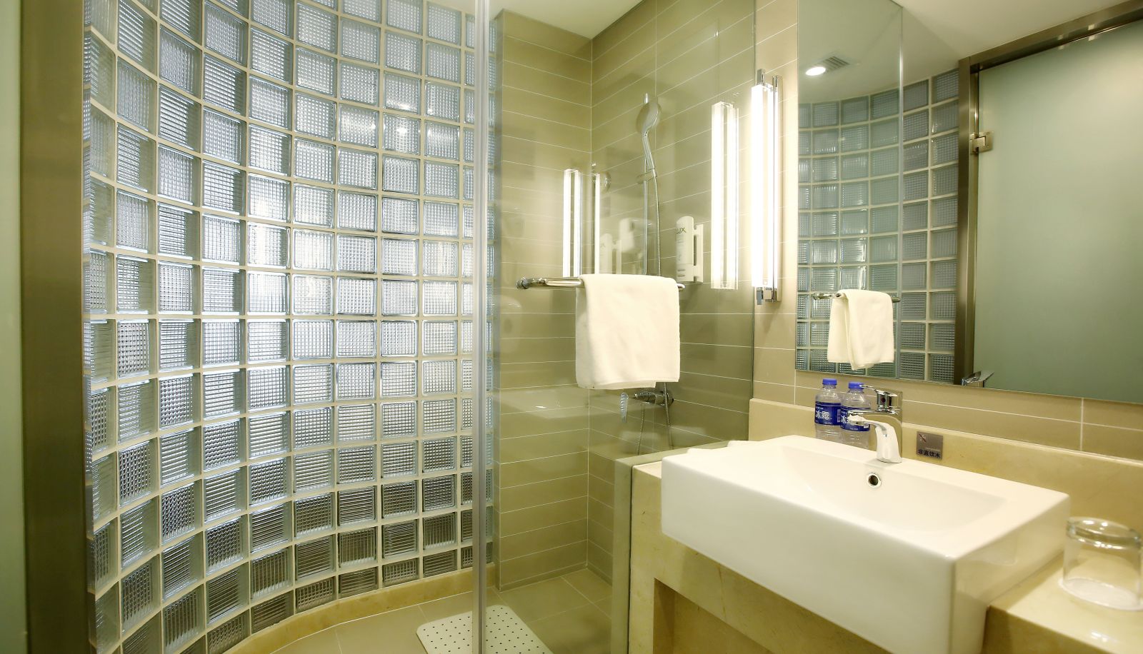 Room - Holiday Inn Express LANGFANG PARK VIEW by IHG