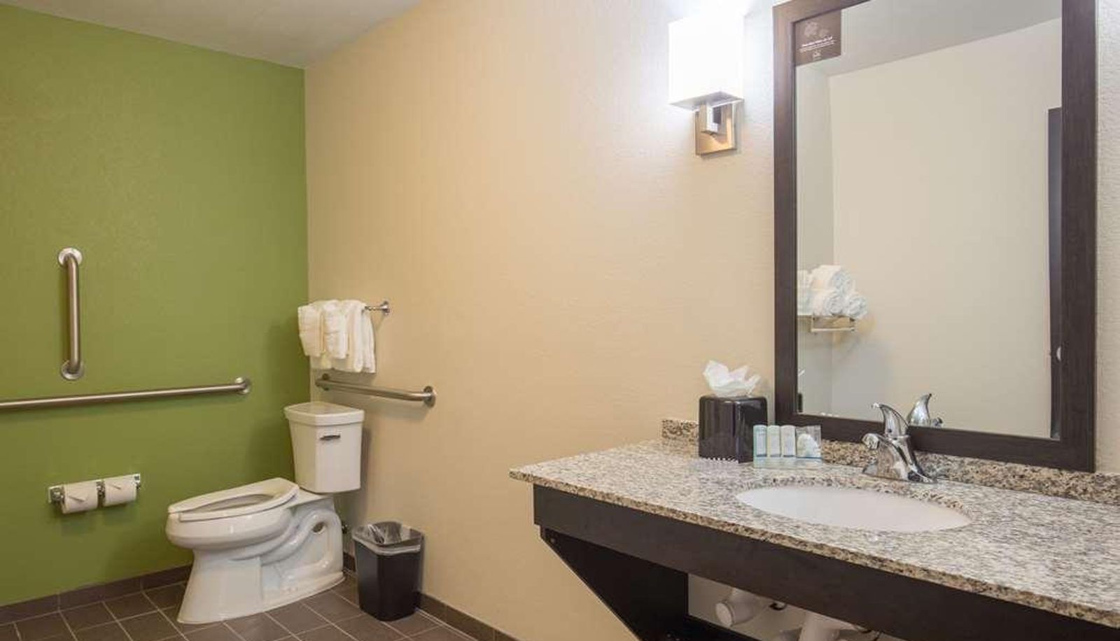 Quadrupla - Sleep Inn and Suites Ingleside
