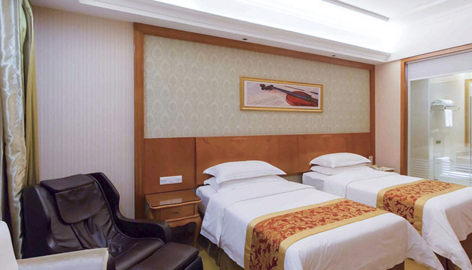 Zimmer - Vienna Hotel (Chaoyang High Speed Rail Station Store) High-Speed Train Station