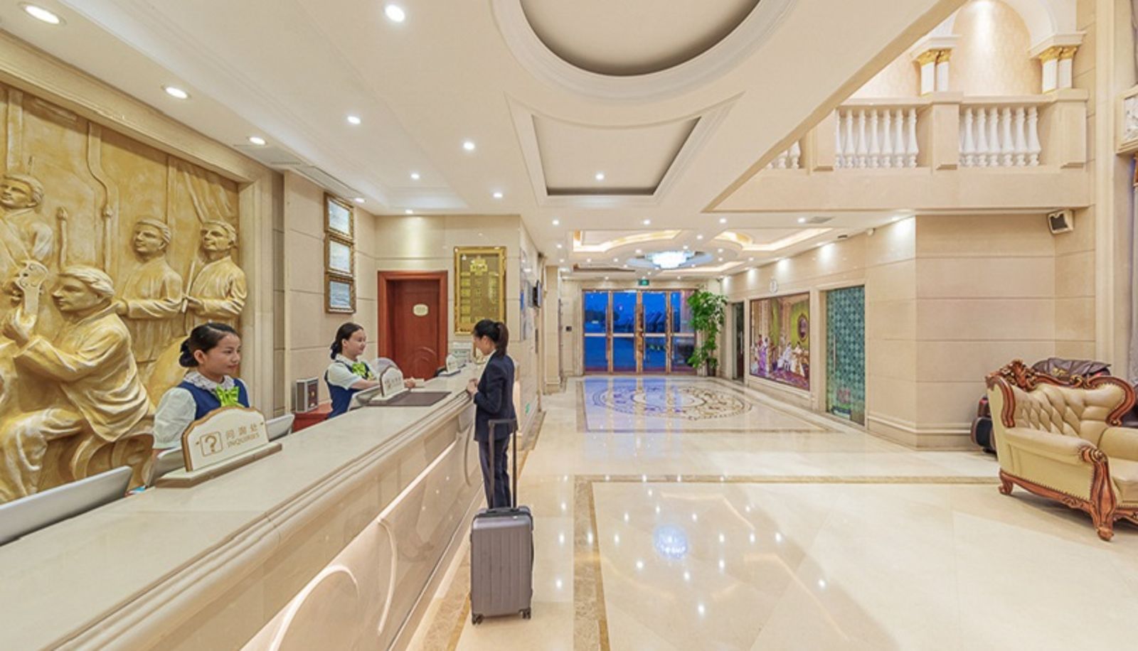 Hall - ). Vienna SanHao Hotel (Hubei Yichang Wanda Three Gorges Tourist Center Hotel Wanda