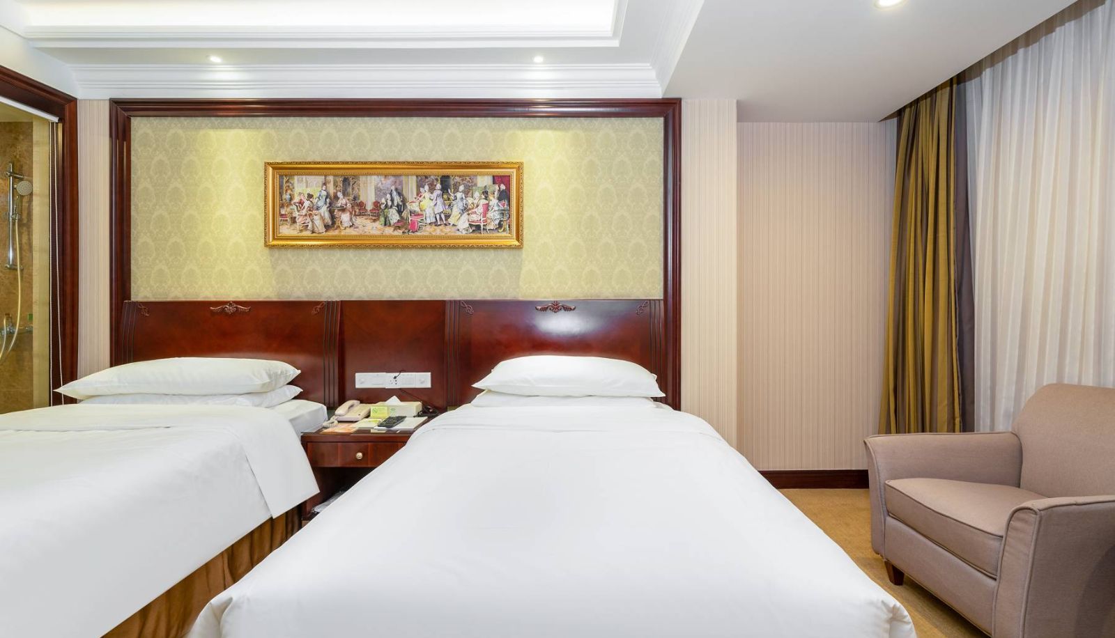 Camera - Vienna Hotel (Dongguan Houjie Convention and Exhibition Center Store) Exhibition Center(Chinese Only)
