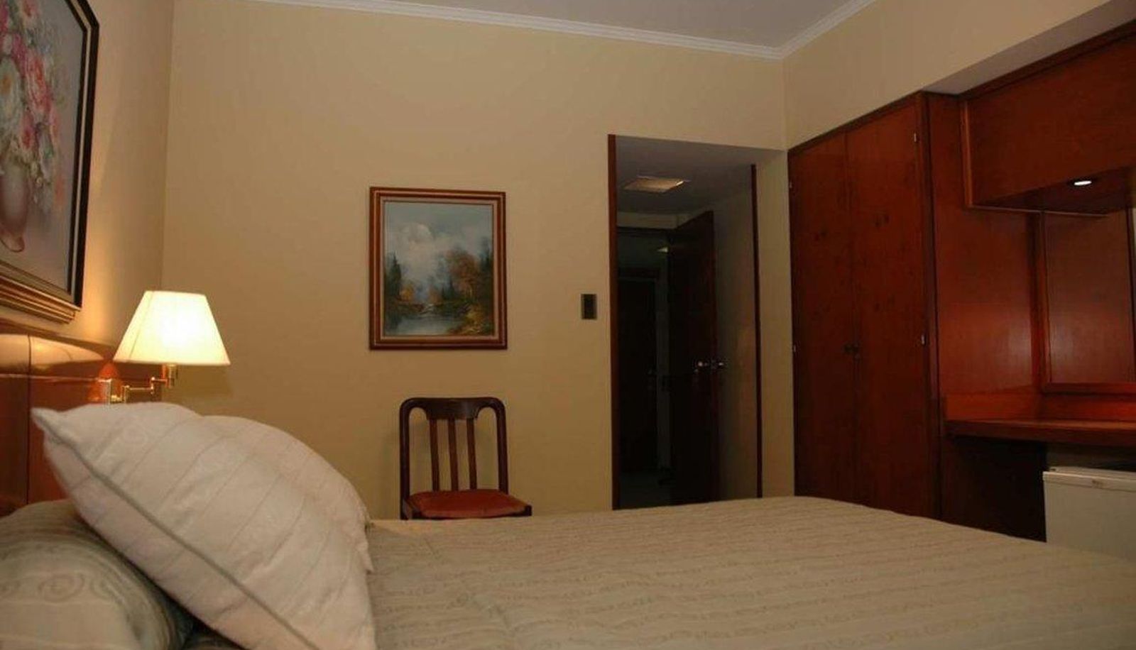 Room - AUTOMOVIL CLUB CORDOBA HOTEL