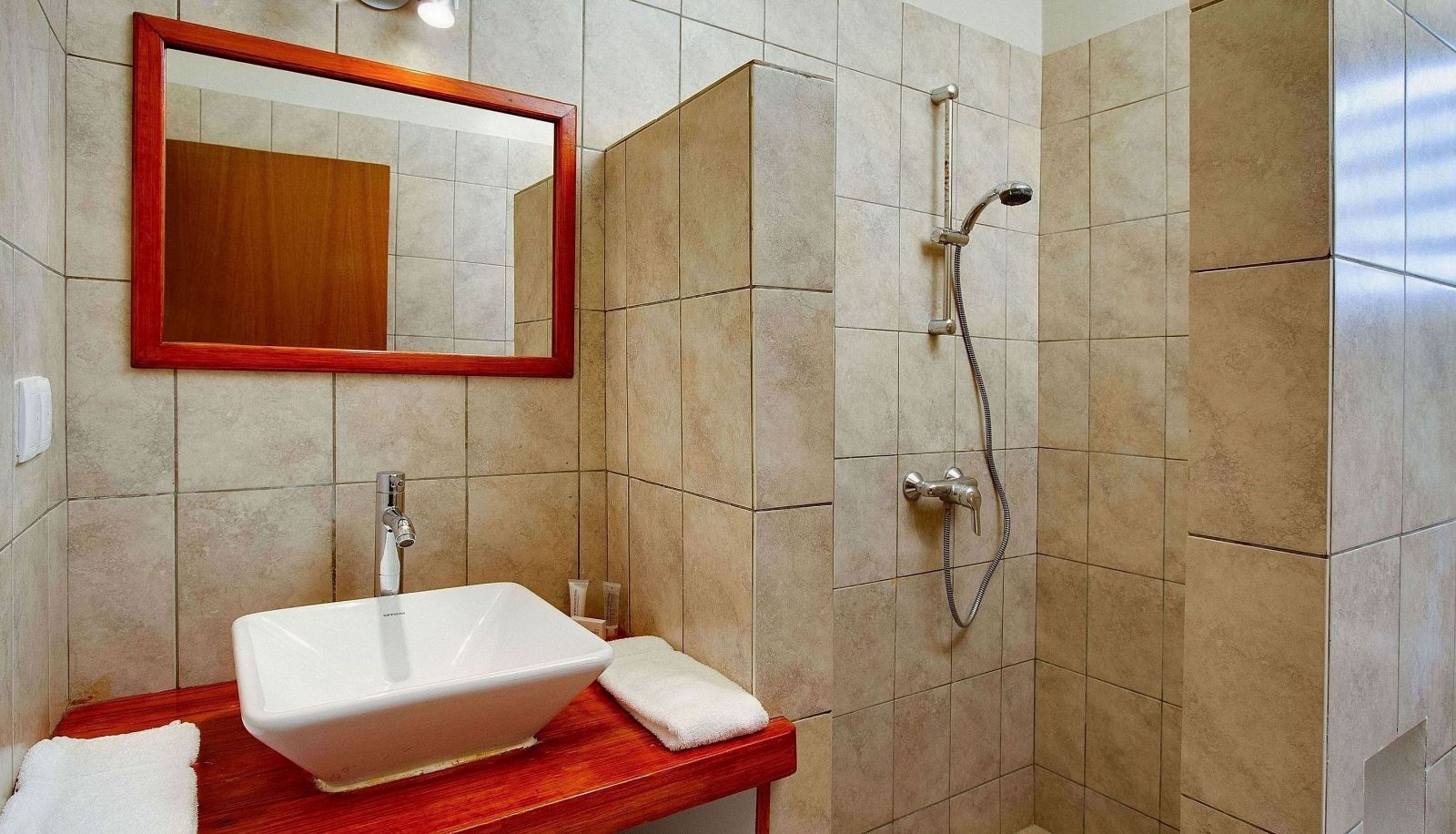 Room - Hamlet Oasis Resort