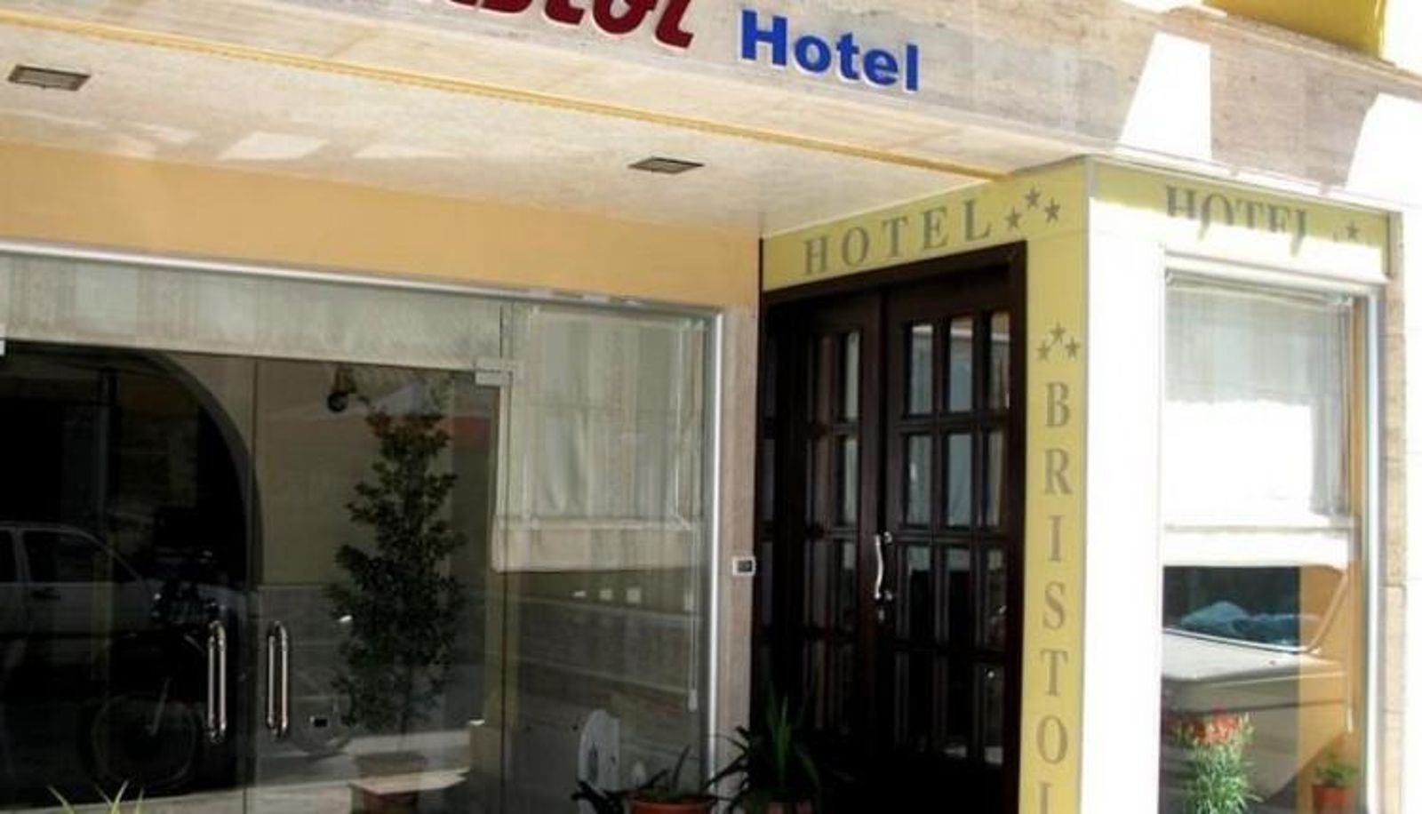 Exterior view - BRISTOL HOTEL
