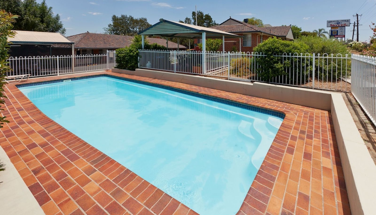 Pool - Abraham Lincoln Motel