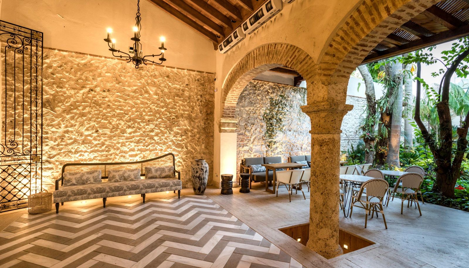 Salón - HOTEL SOPHIA