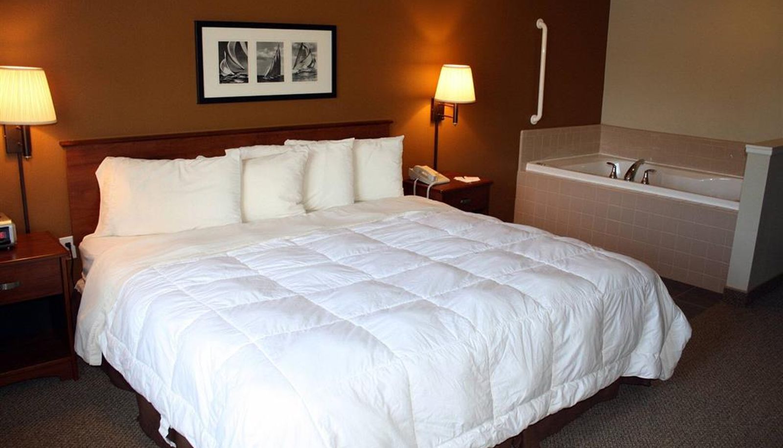 Habitación - AmericInn by Wyndham Charlevoix