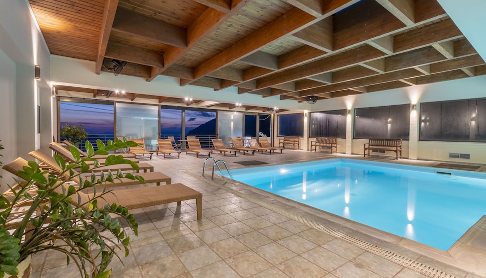 Basen - Anemolia Mountain Resort