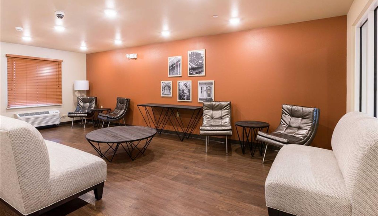Lobby - WoodSpring Suites Lafayette