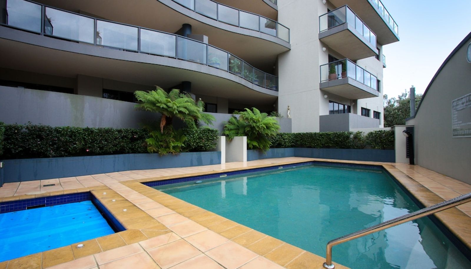 Pool - HARBOURSIDE APARTMENTS
