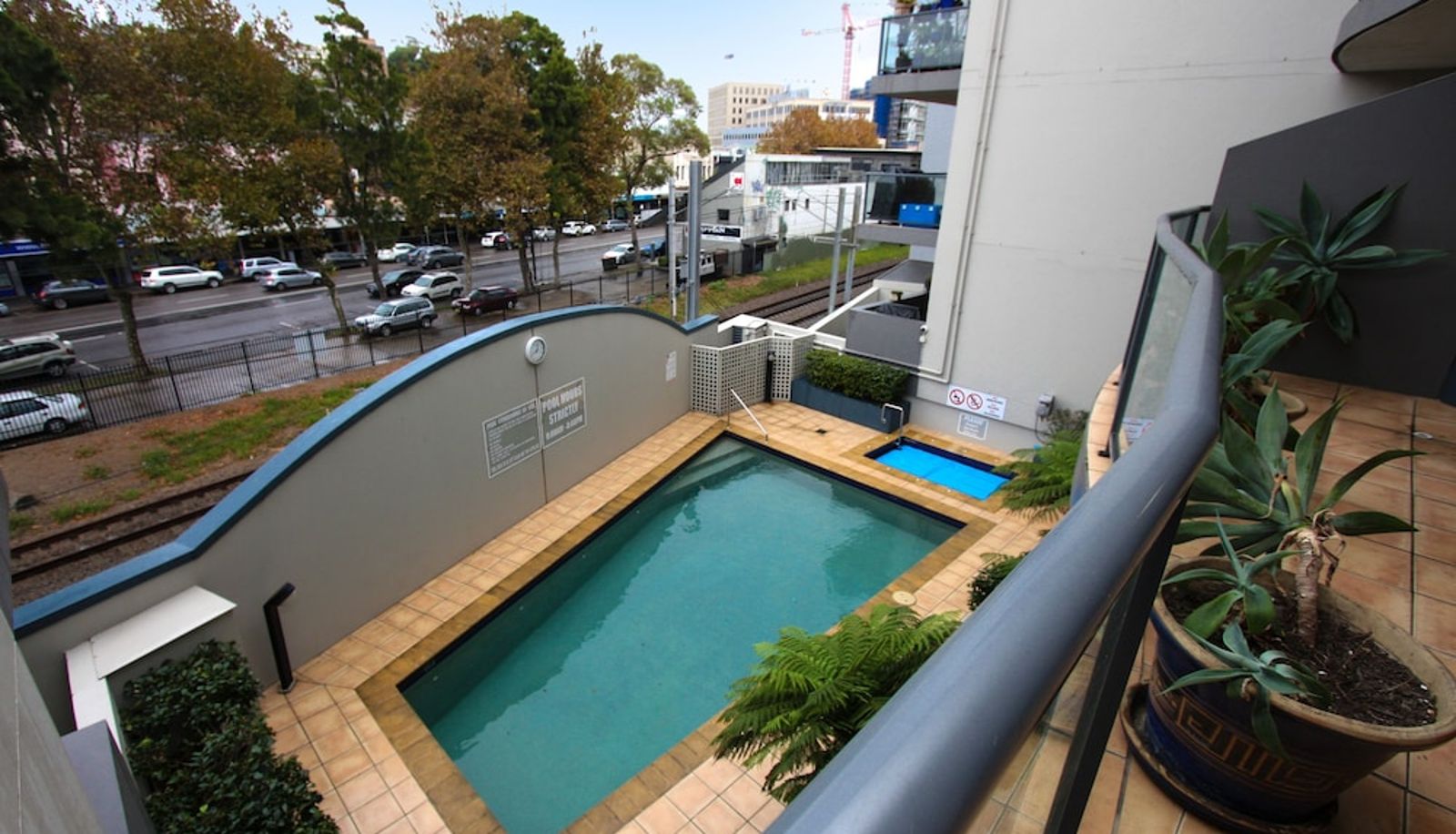 Zwembad - HARBOURSIDE APARTMENTS