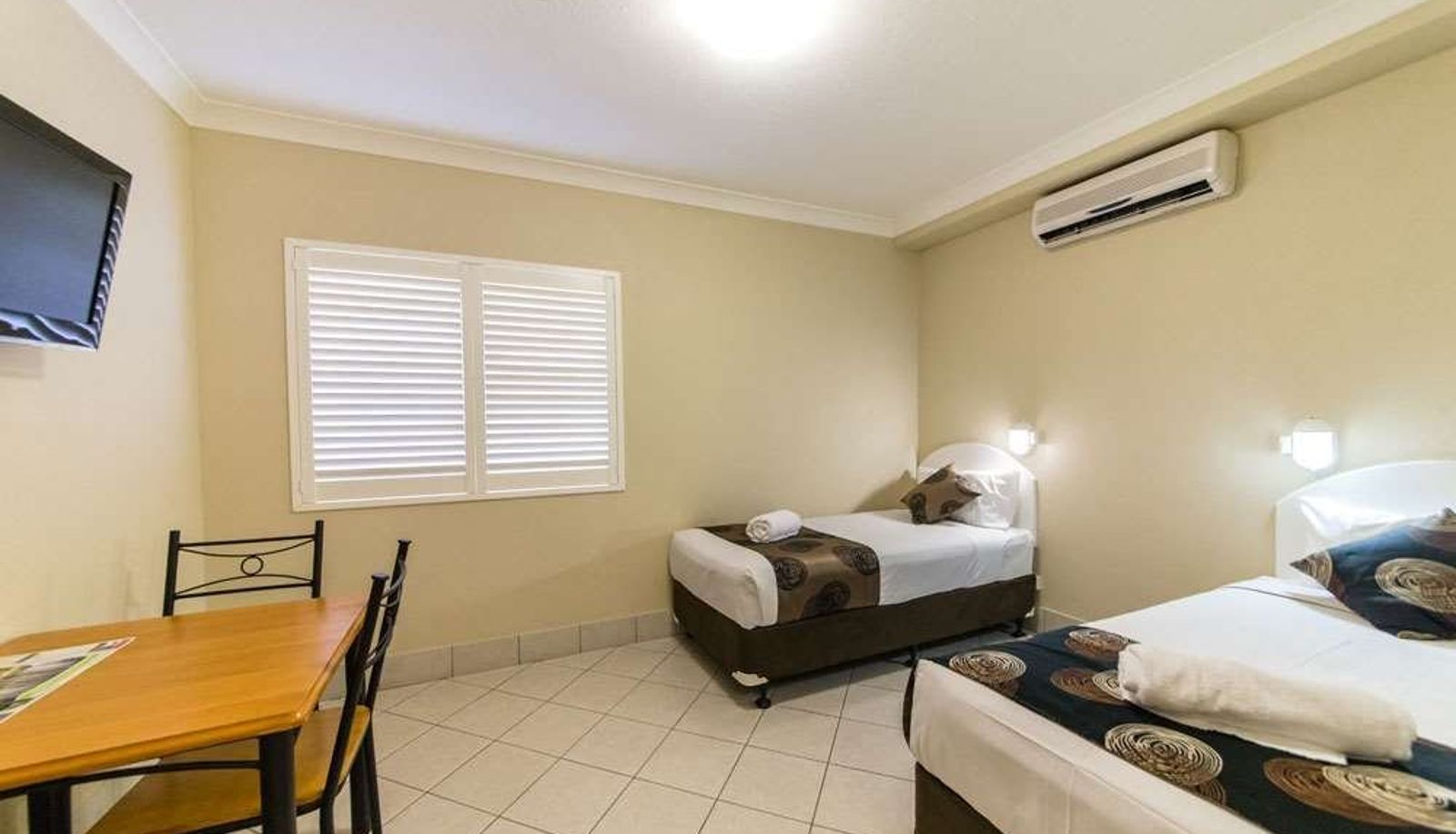 Room - VILLA CAPRI MOTEL