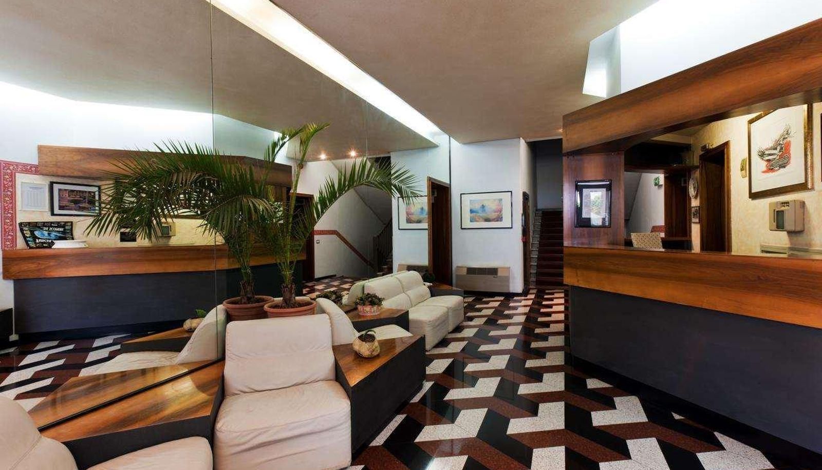 Salón - HOTEL LETIZIA - ORTE