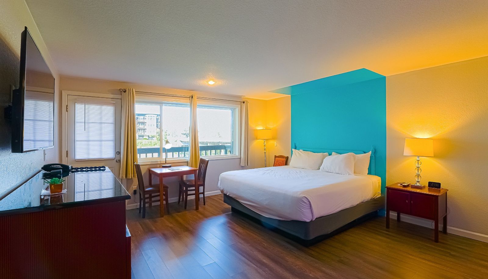 Camera - Coast River Inn by OYO Seaside