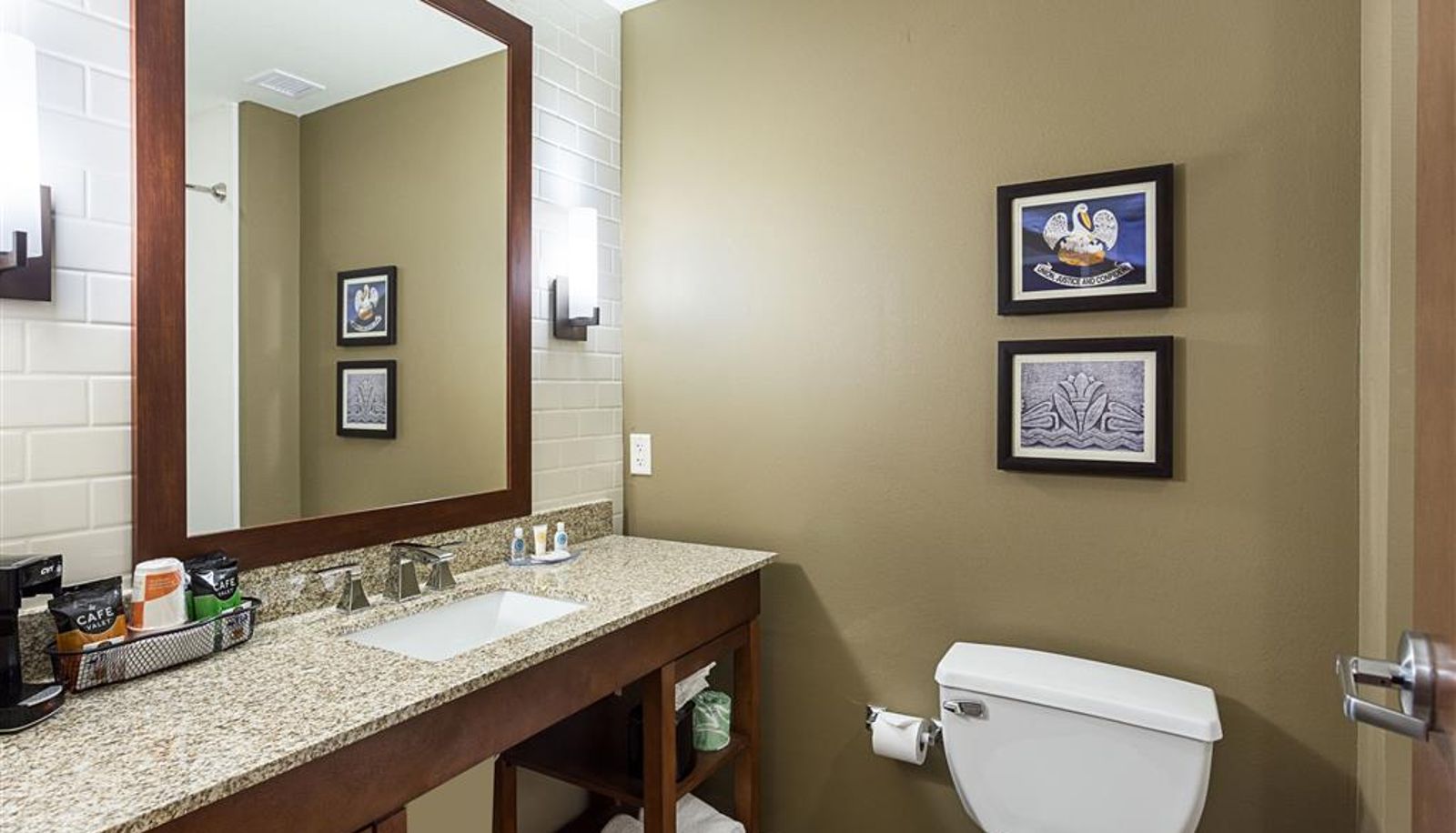 Room - Comfort Inn & Suites Zachary