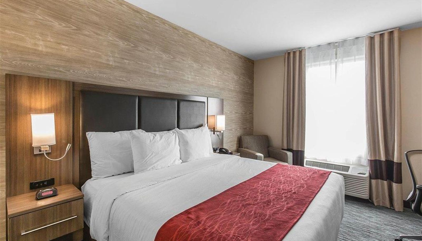 Camera - Comfort Inn & Suites Airport North