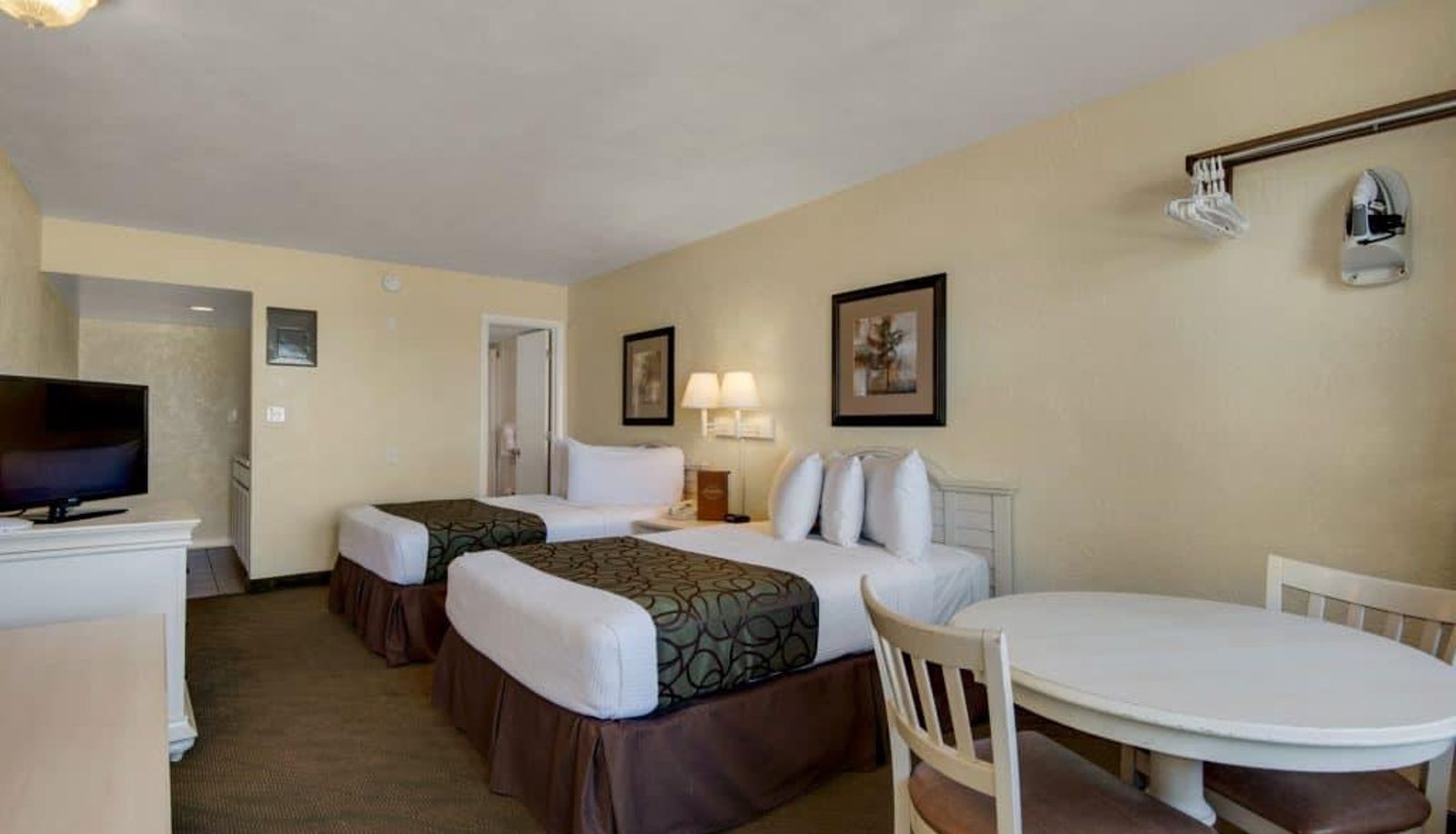 Camera - Ramada by Wyndham Panama City Beach / Beachfront