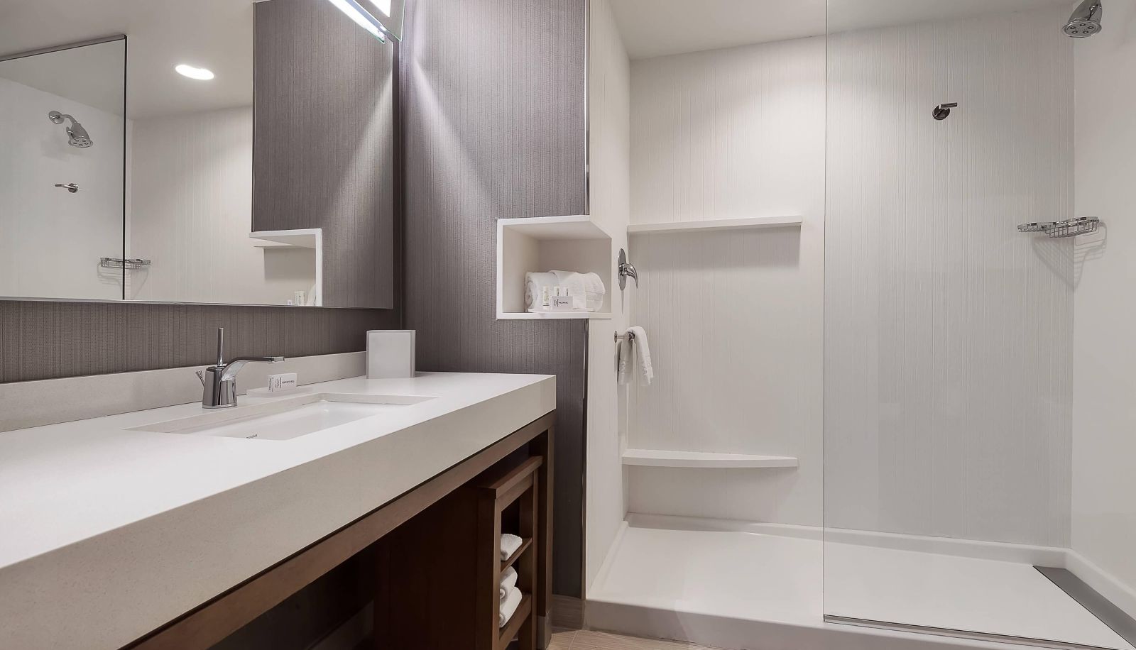 Camera - Courtyard by Marriott Ardmore