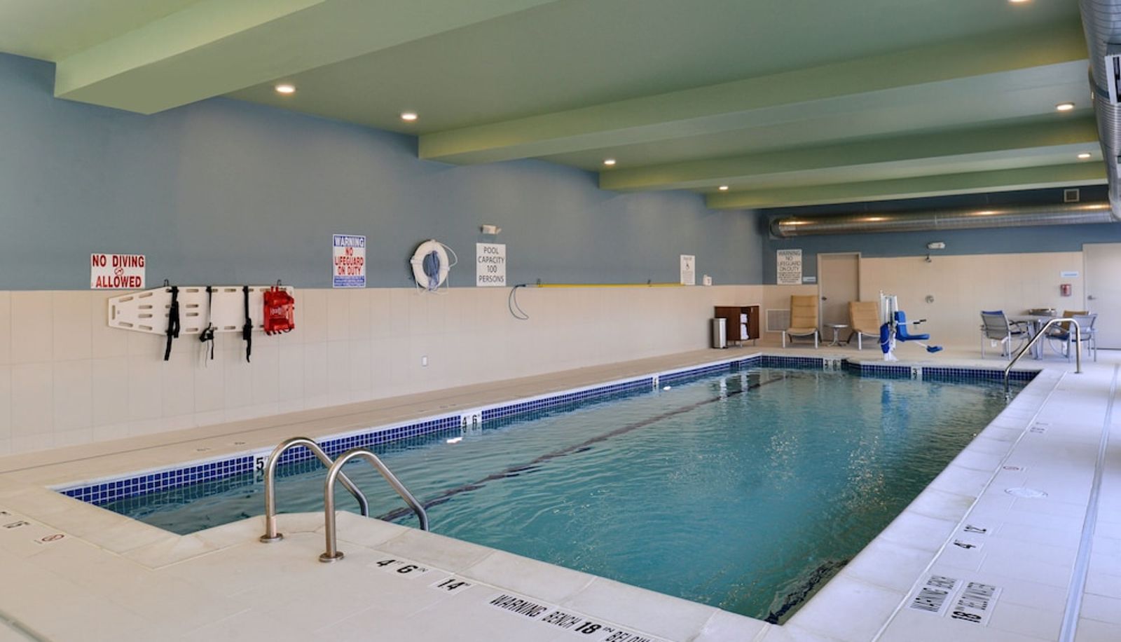 Piscina - Holiday Inn Express & Suites BRIGHTON SOUTH - US 23 by IHG