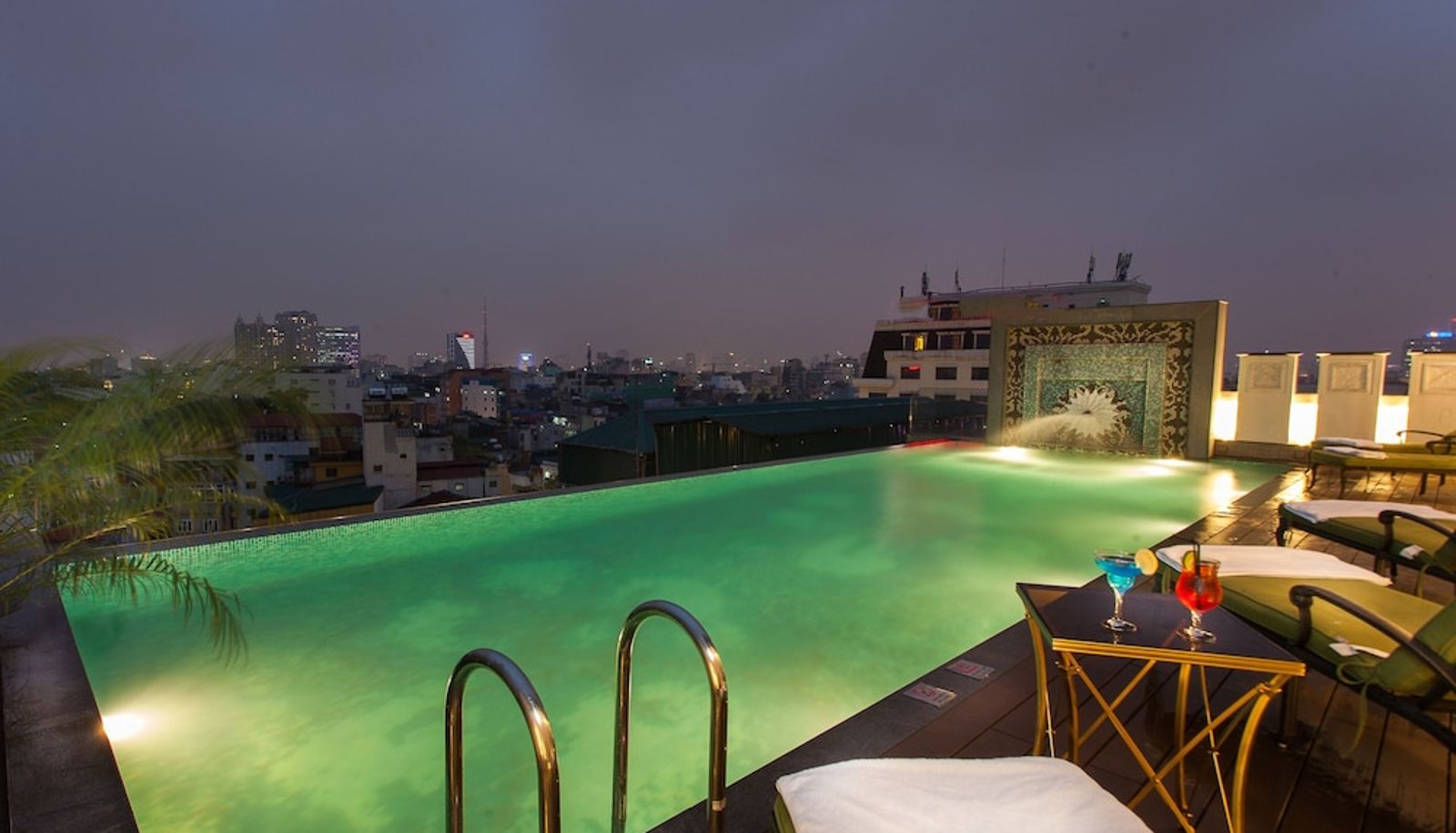 Pool - The Lapis Hotel