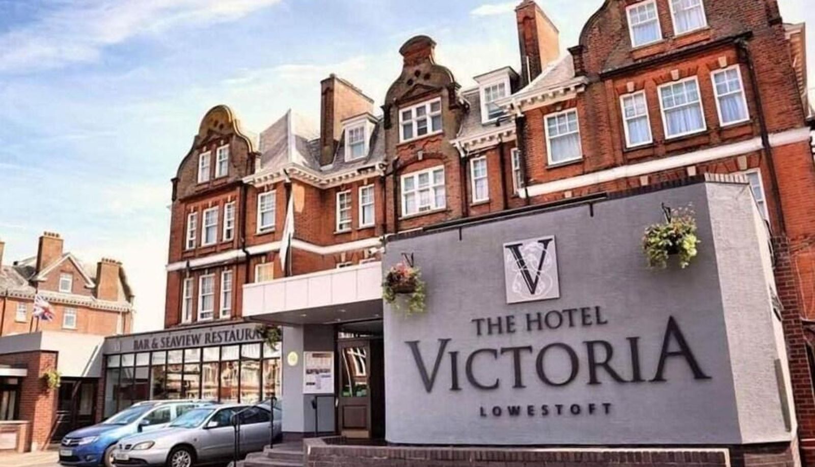 Hotel outdoor area - The Hotel Victoria