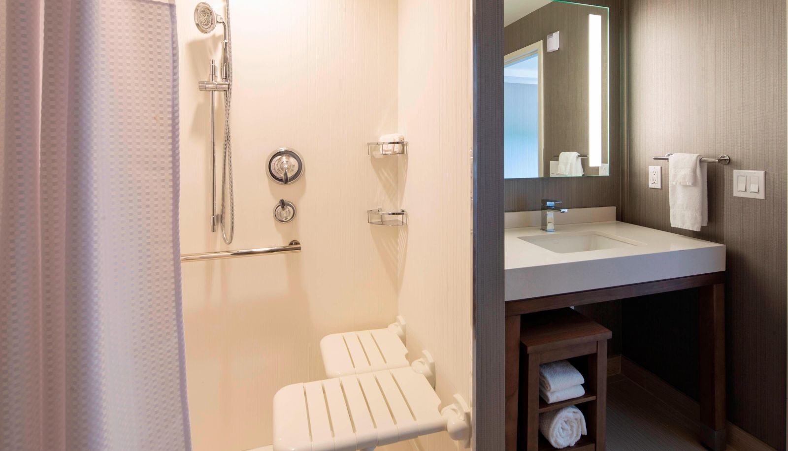 Zimmer - Courtyard by Marriott New York Queens Fresh Meadows