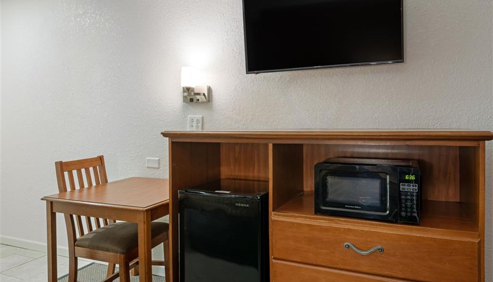 Room - Rodeway Inn Terre Haute near University