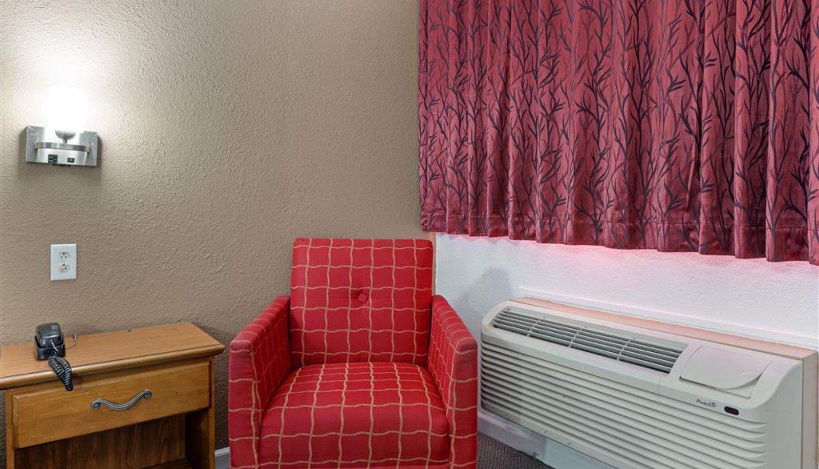 Room - Rodeway Inn Terre Haute near University