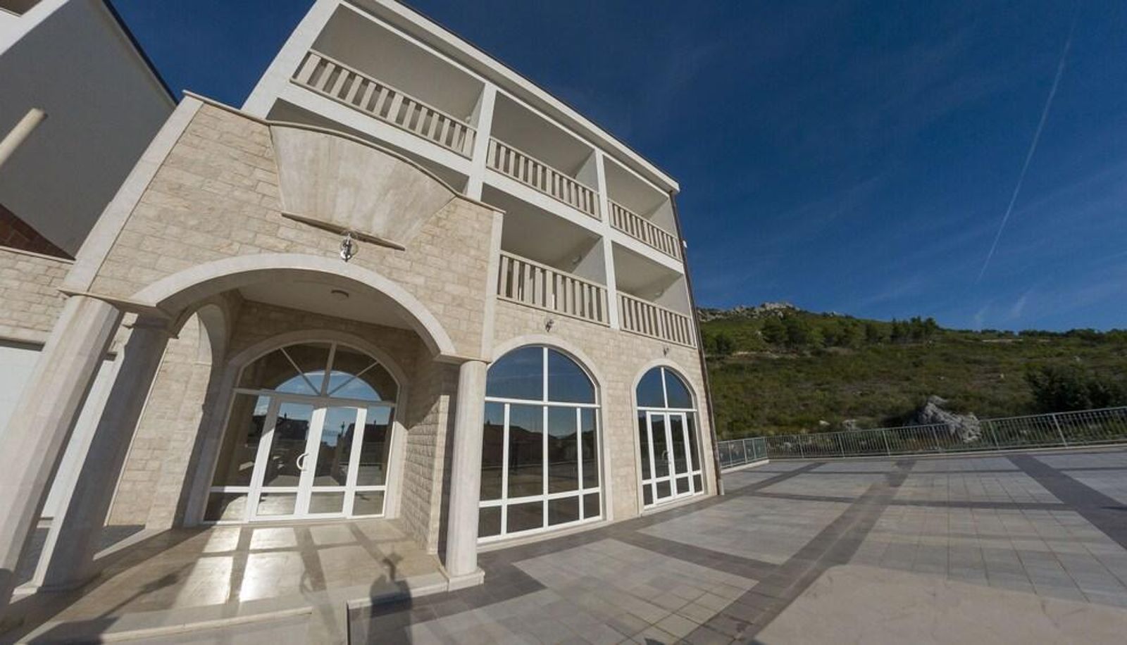 Surrounding - White Stone Villa