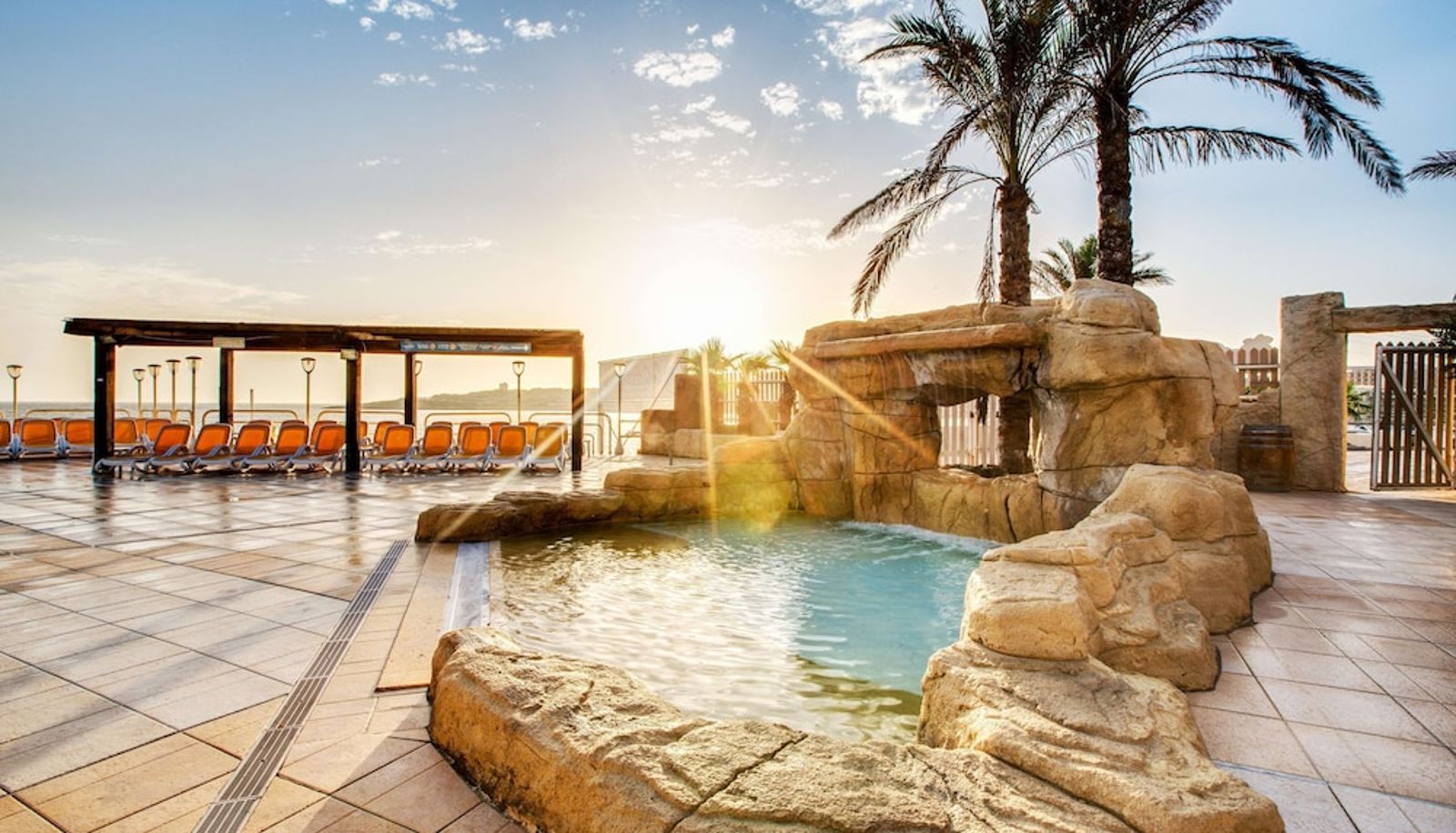 Zwembad - AX Sunny Coast Resort & Spa