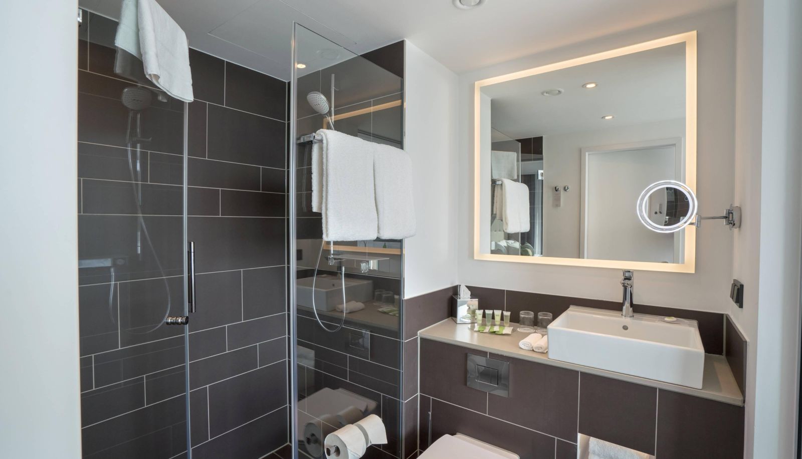 Room - Courtyard by Marriott Wolfsburg