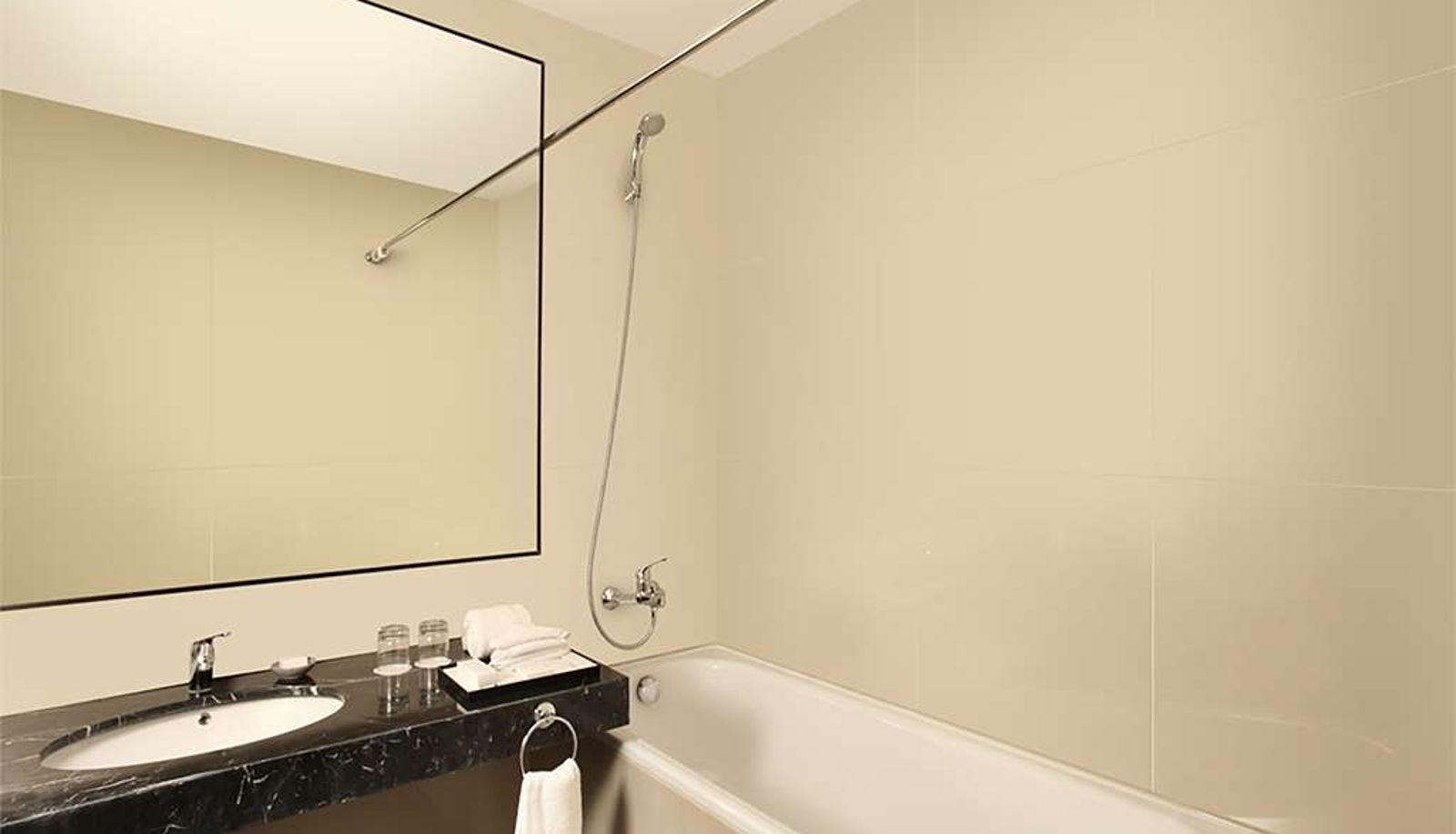 Suite - Best Western The Lagoon Hotel