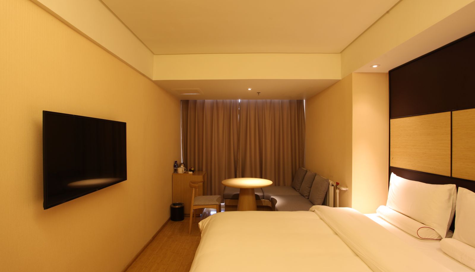 Zimmer - All season Yinchuan Gulou Hotel (Domestic Only)