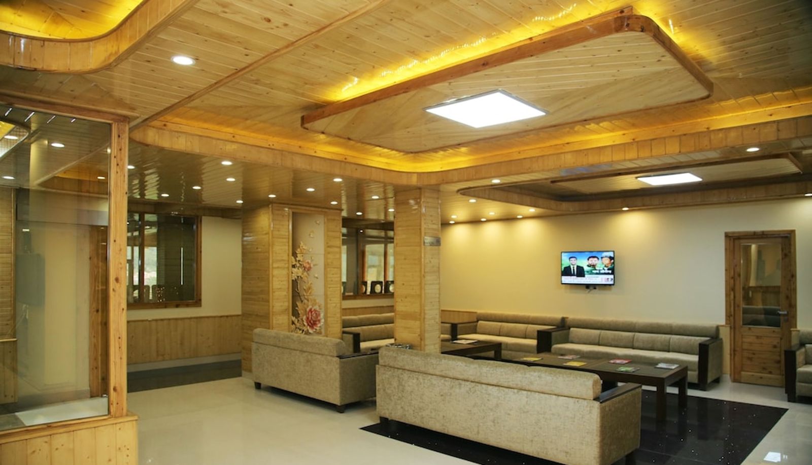 Hall - The Holiday Heights Manali