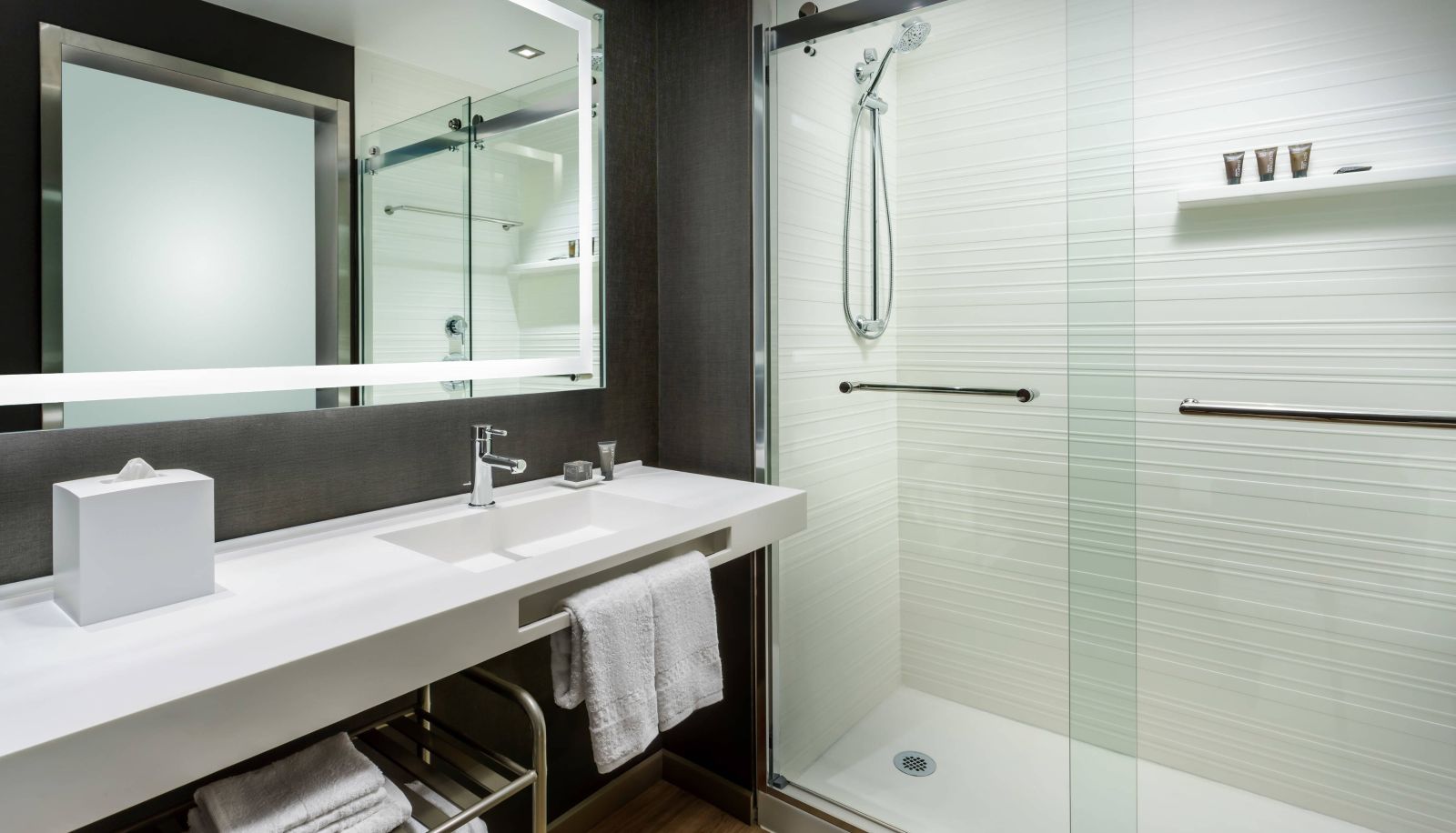 Zimmer - AC Hotels by Marriott San Francisco Airport Oyster Point Waterfront