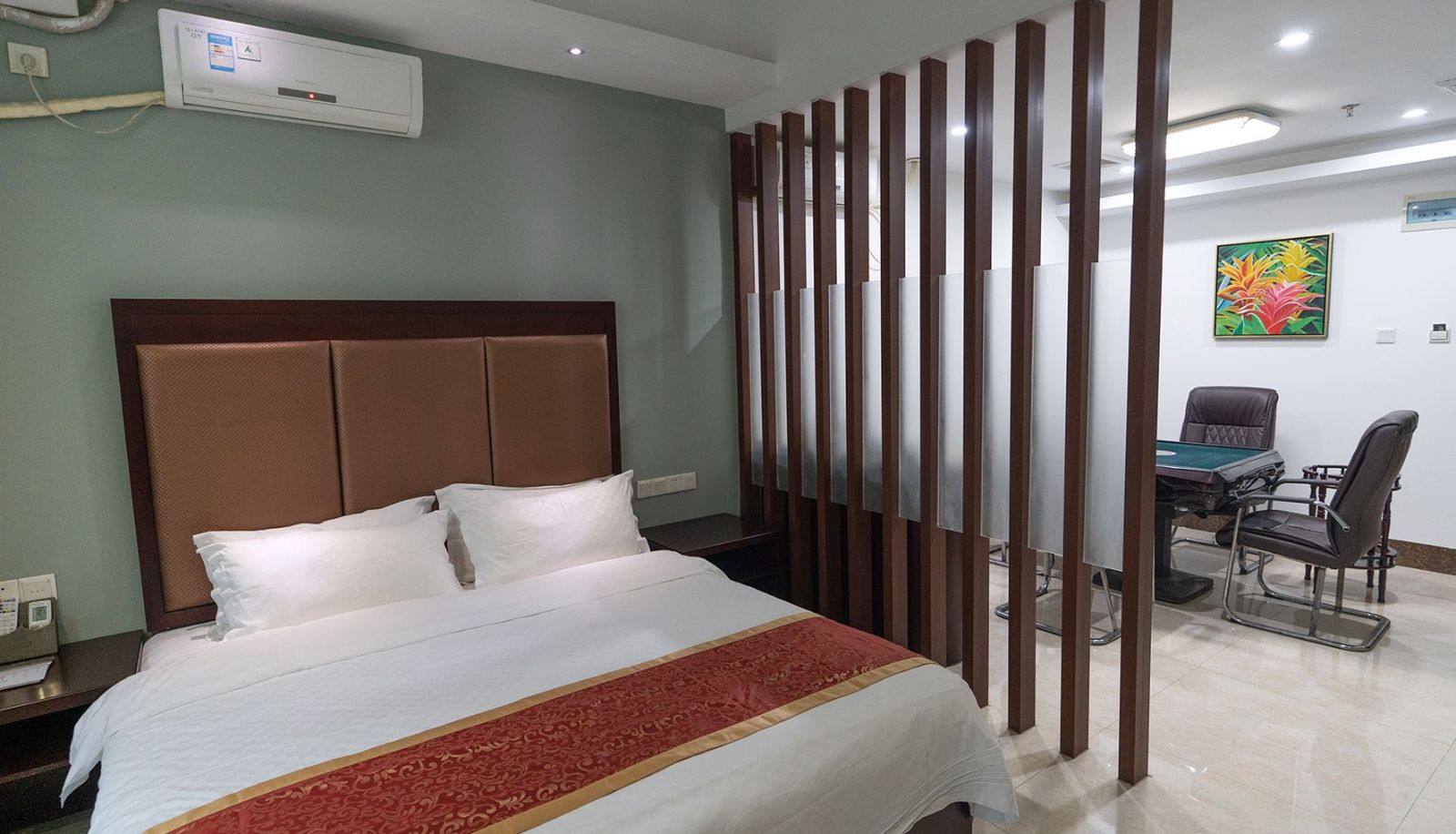 Zimmer - Four Seasons Hongyun Hotel (Haikou High Speed Rail City West Station)